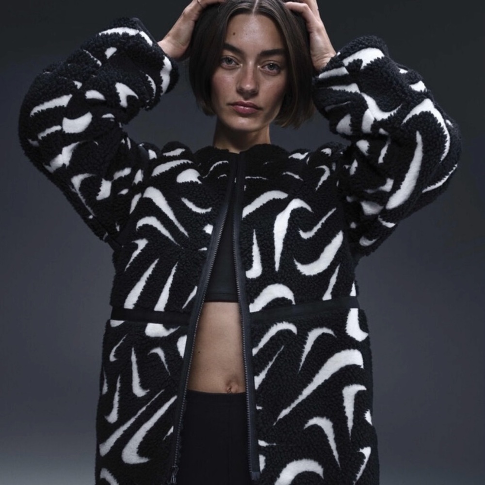Nike Swoosh Loose Fit High Pile Jacket